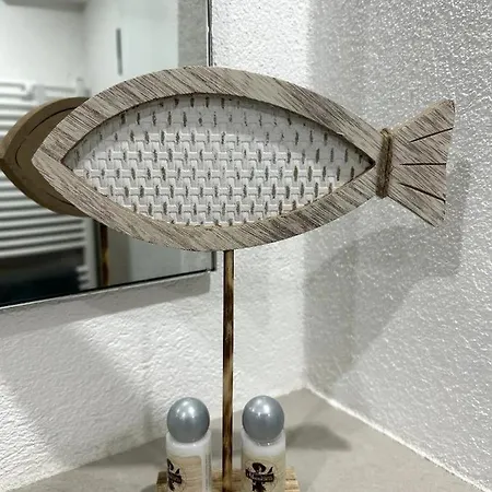 Souterrainwohnung - *