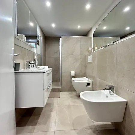 Appartement Souterrainwohnung - *