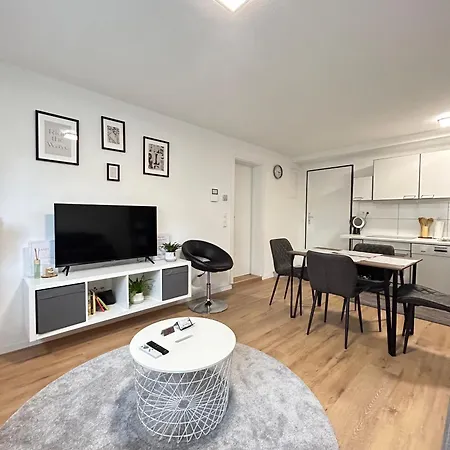 Appartement Souterrainwohnung - *