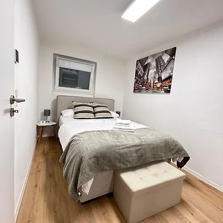 Souterrainwohnung - Appartement