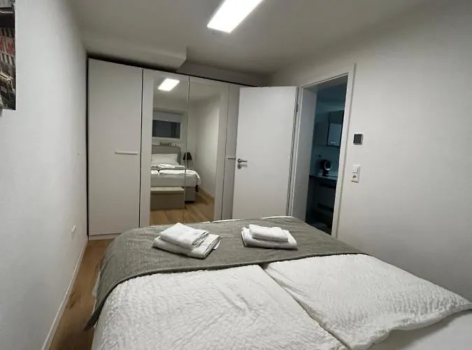 Souterrainwohnung - Apartamento *